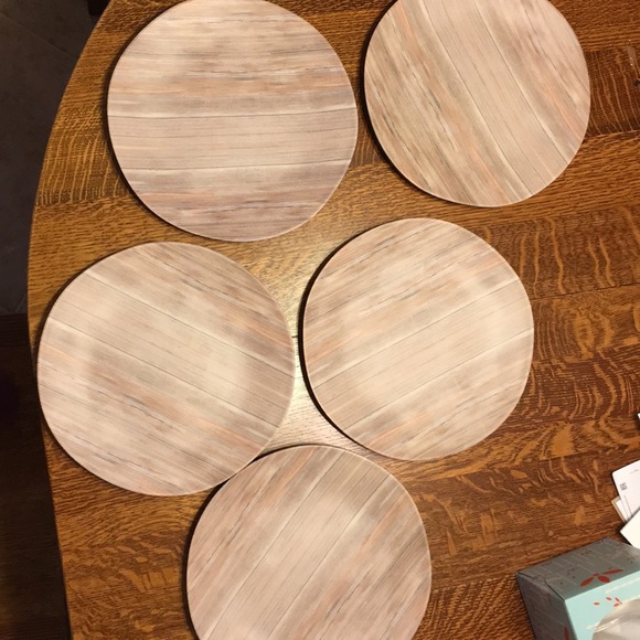 SOLD 5 wood grain melamine dinner plates - Picture 2 of 7